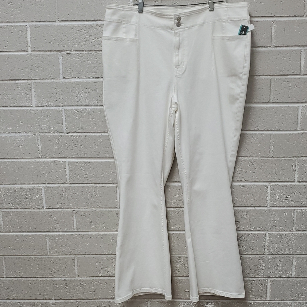 3/$20 White Flared Pants Size 22W